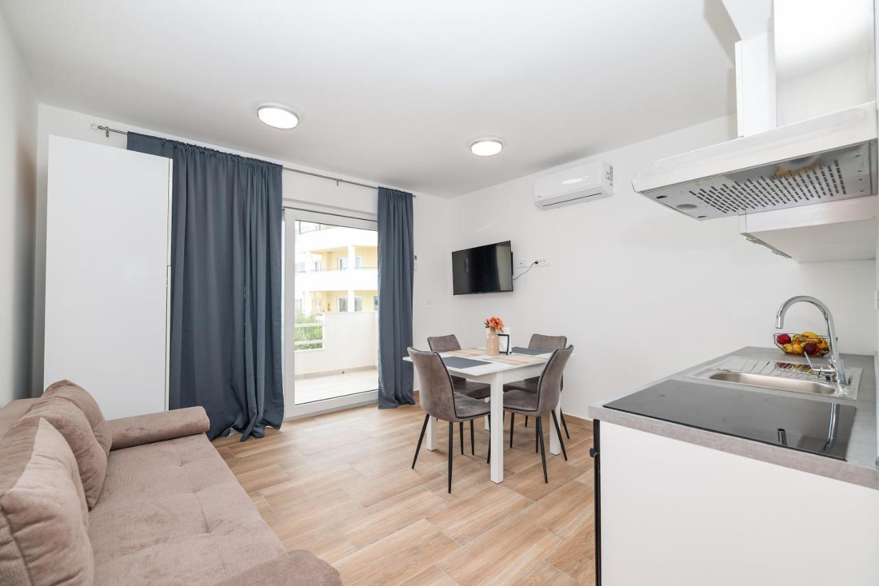 Beachfront Apartments Tic With Seaview Miletici Exterior photo