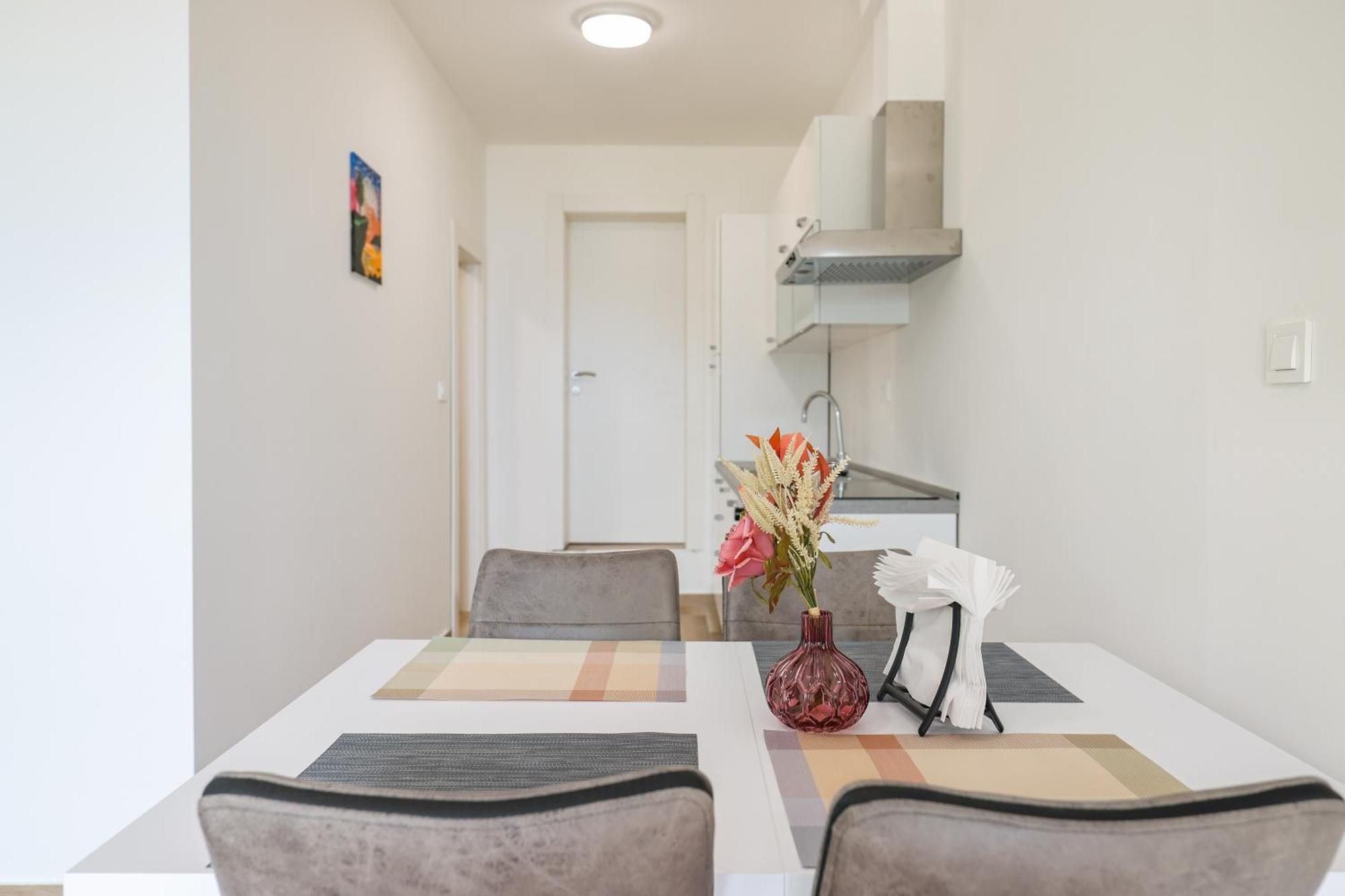 Beachfront Apartments Tic With Seaview Miletici Exterior photo